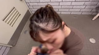 【個人撮影】リモコンバイブ入れながら夜のお散歩♡初めてのトイレえっちで最後は中出し♡ 日本人/素人/ハメ撮り/看護師/カップル/おもちゃ/露出/野外/japanese/amateur/POV